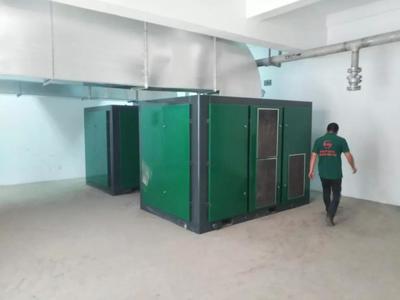 这位做安防用品的老板说,对萨震节能空压机很满意!